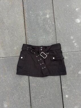 🧚🏻‍♂️ Black Cargo Mini Skirt with a cute Belt